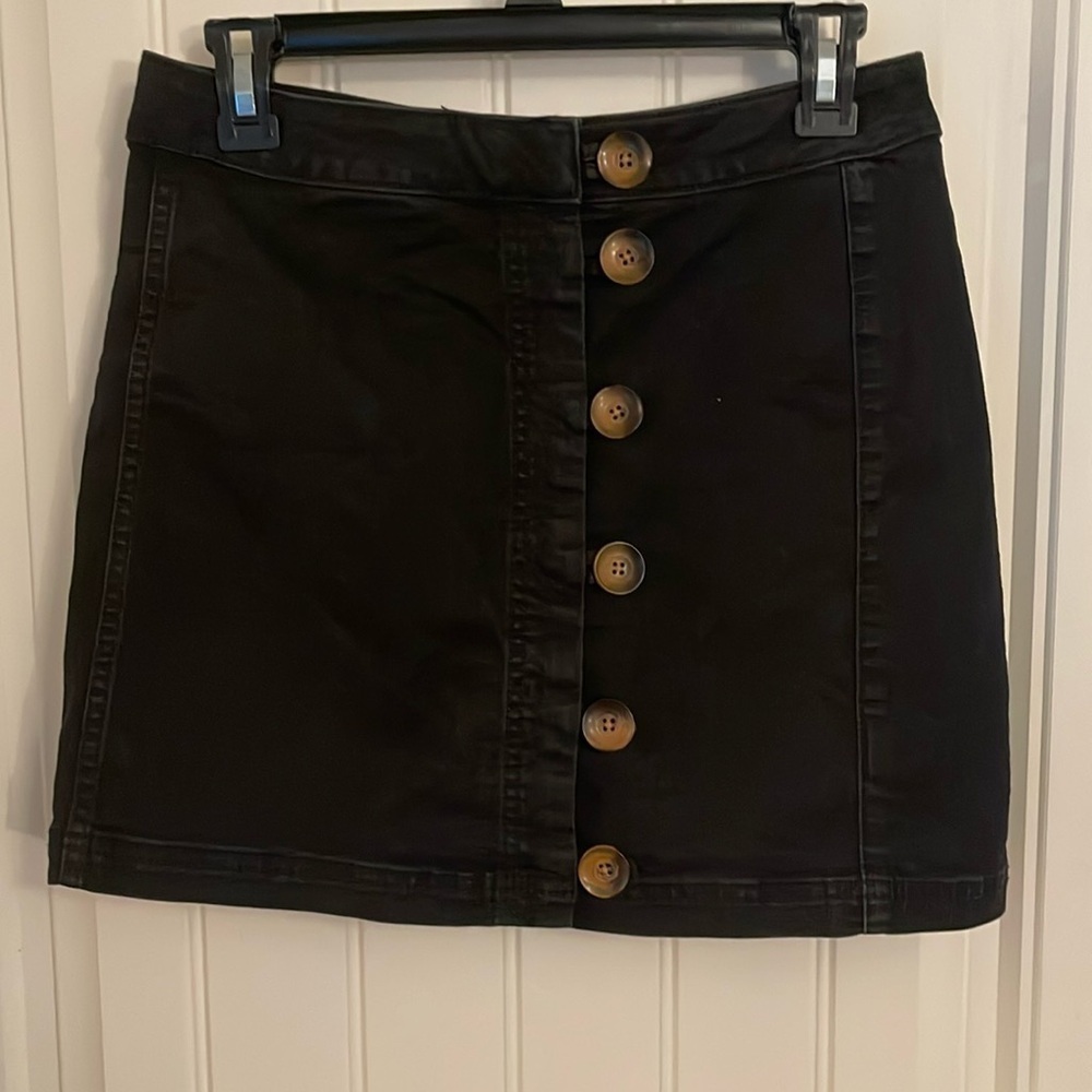 FREE PEOPLE Downtown Button Down Black Denim Mini Skirt Women’s Size‎ 6